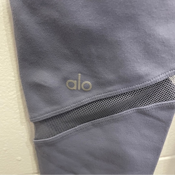 Alo Yoga Lavender Mesh Cutout Cropped Leggings - Picture 5 of 10